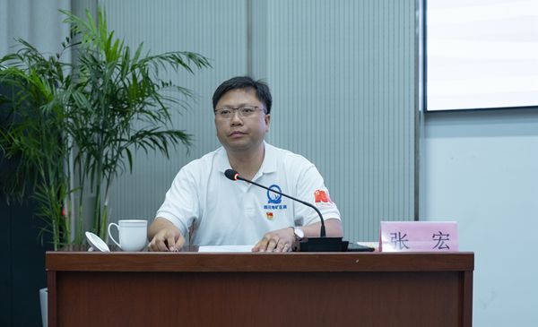 1625560764434910.jpg 張宏講黨課.jpg